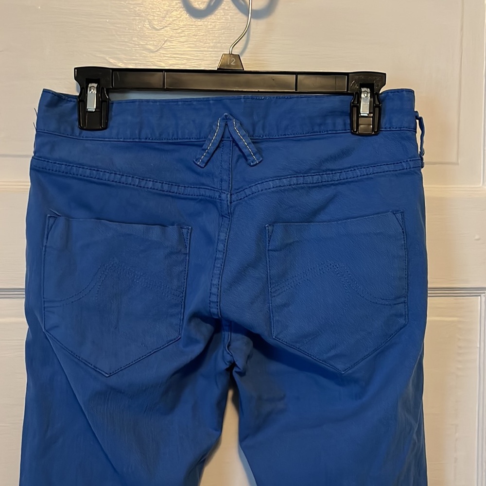 Blue Jeans - Picture 4 of 8